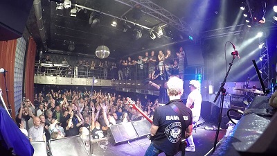 Attentat vräker på Sticky! Foto: Johnny And Attentat vräker på Sticky! Foto: Johnny And